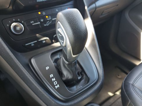 Used 2022 Ford Transit Connect XL image 27