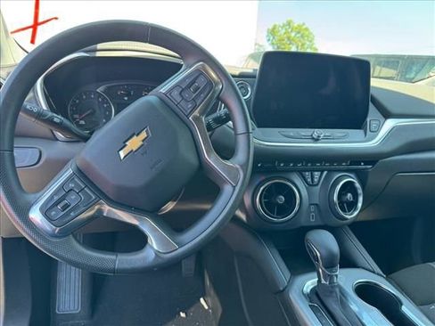 Used 2025 Chevrolet Blazer LT FWD image 30