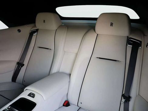 Used 2018 Rolls-Royce Dawn RWD image 5