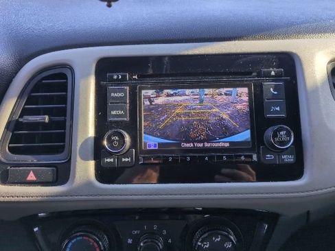 Used 2021 Honda HR-V LX image 4