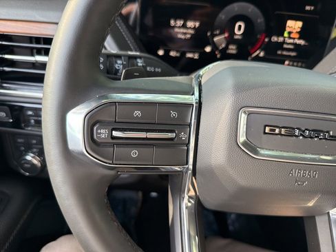 Used 2025 GMC Yukon XL Denali AWD/4WD image 39