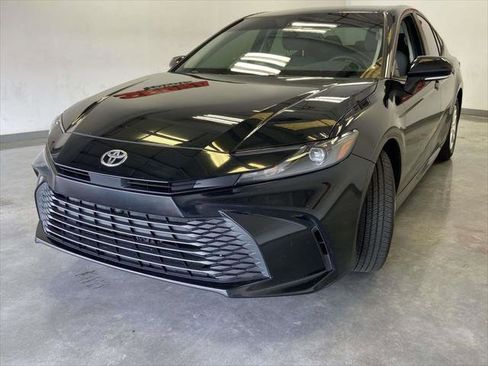 Certified 2025 Toyota Camry LE FWD image 7