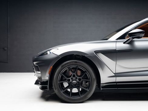 Used 2023 Aston Martin DBX 707 image 18