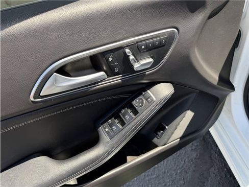 Used 2018 Mercedes-Benz CLA 250 image 16