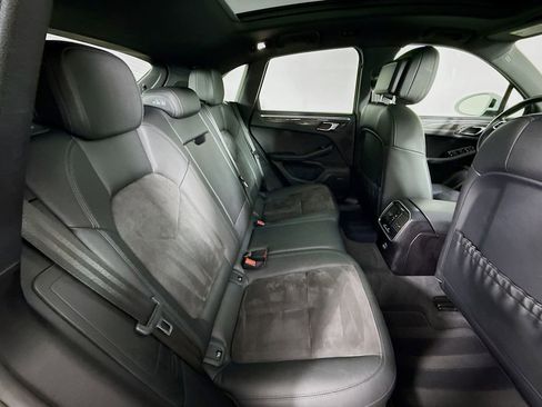 Certified 2018 Porsche Macan AWD/4WD image 29
