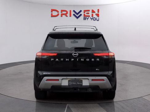 Used 2022 Nissan Pathfinder SL w/ SL Premium Package image 4