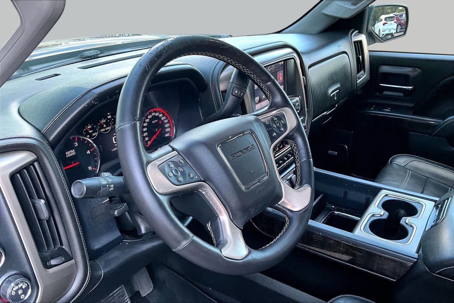 Used 2015 GMC Sierra 2500 Denali w/ Duramax Plus Package AWD/4WD image 18
