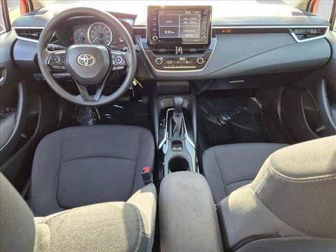 Used 2021 Toyota Corolla LE FWD image 16