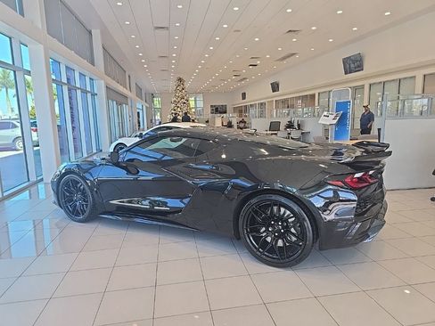 Certified 2025 Chevrolet Corvette Z06 image 4