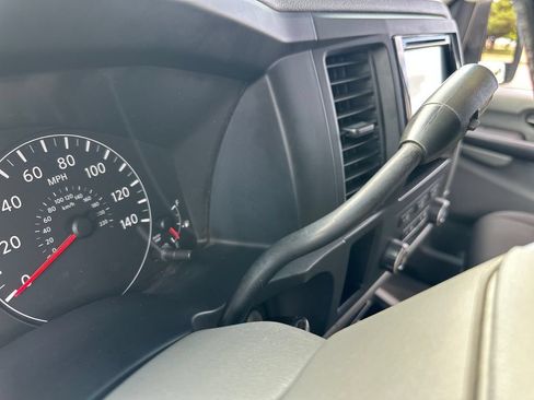 Used 2015 Nissan NV 3500 SV w/ Technology Package RWD image 19