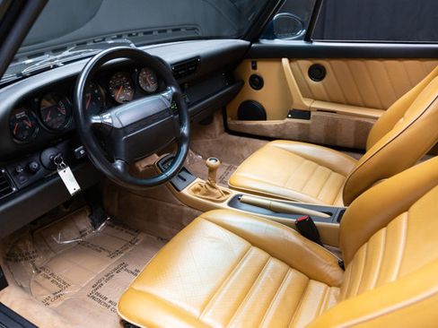 Used 1993 Porsche 911 Carrera RWD image 38