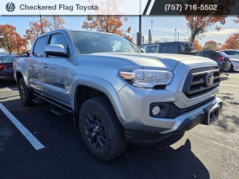 Used 2022 Toyota Tacoma SR5 image 3