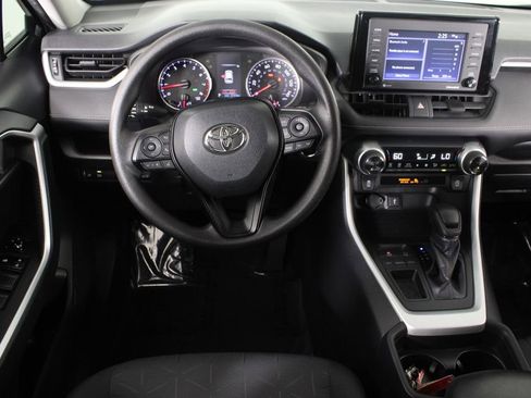Used 2020 Toyota RAV4 XLE w/ Convenience Package image 6