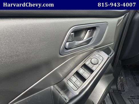 Used 2024 Nissan Rogue S AWD/4WD image 33
