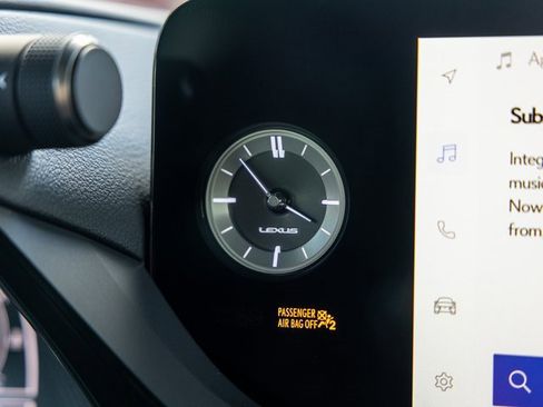 Used 2025 Lexus ES 300h w/ Premium Package image 46