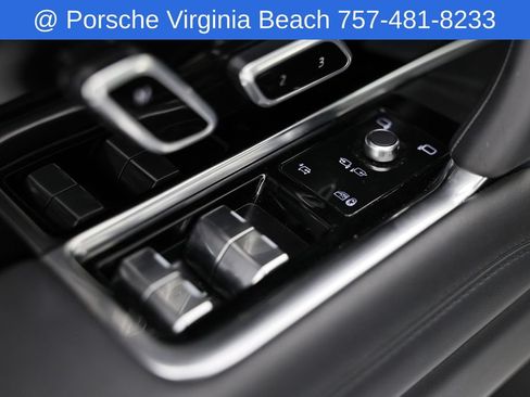 Used 2025 Land Rover Range Rover SE AWD/4WD image 19