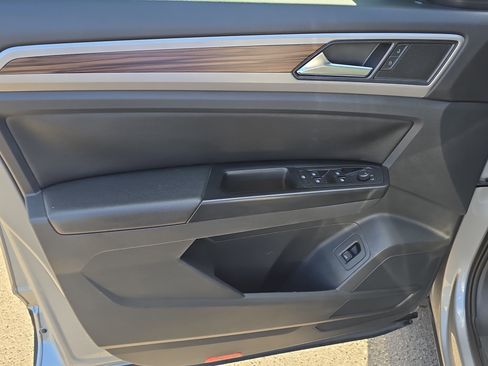 Used 2021 Volkswagen Atlas SE w/ Panoramic Sunroof Package image 21