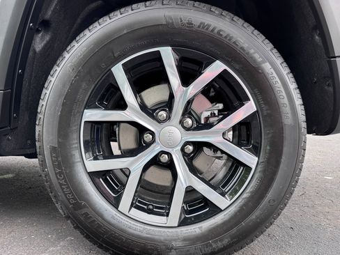 New 2025 Jeep Grand Cherokee Limited w/ Trailer Tow Package image 30