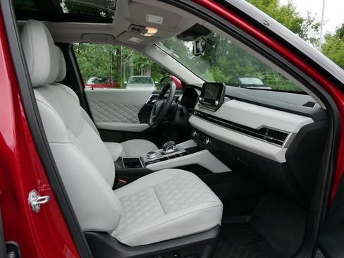 Used 2025 Mitsubishi Outlander SEL AWD/4WD image 8
