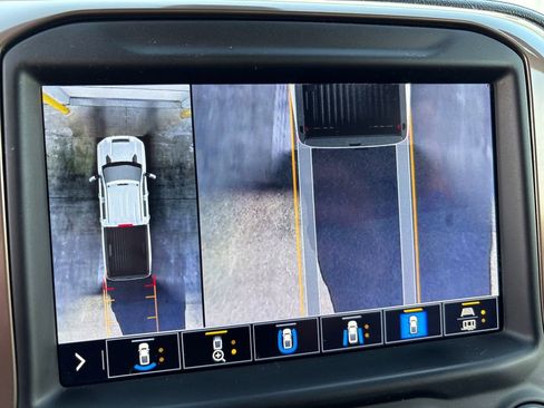 Used 2022 Chevrolet Silverado 2500 High Country w/ Z71 Off-Road Package image 34