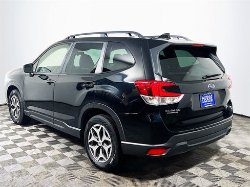 Used 2023 Subaru Forester Premium image 6