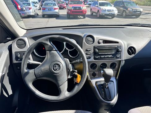 Used 2005 Toyota Matrix FWD image 7