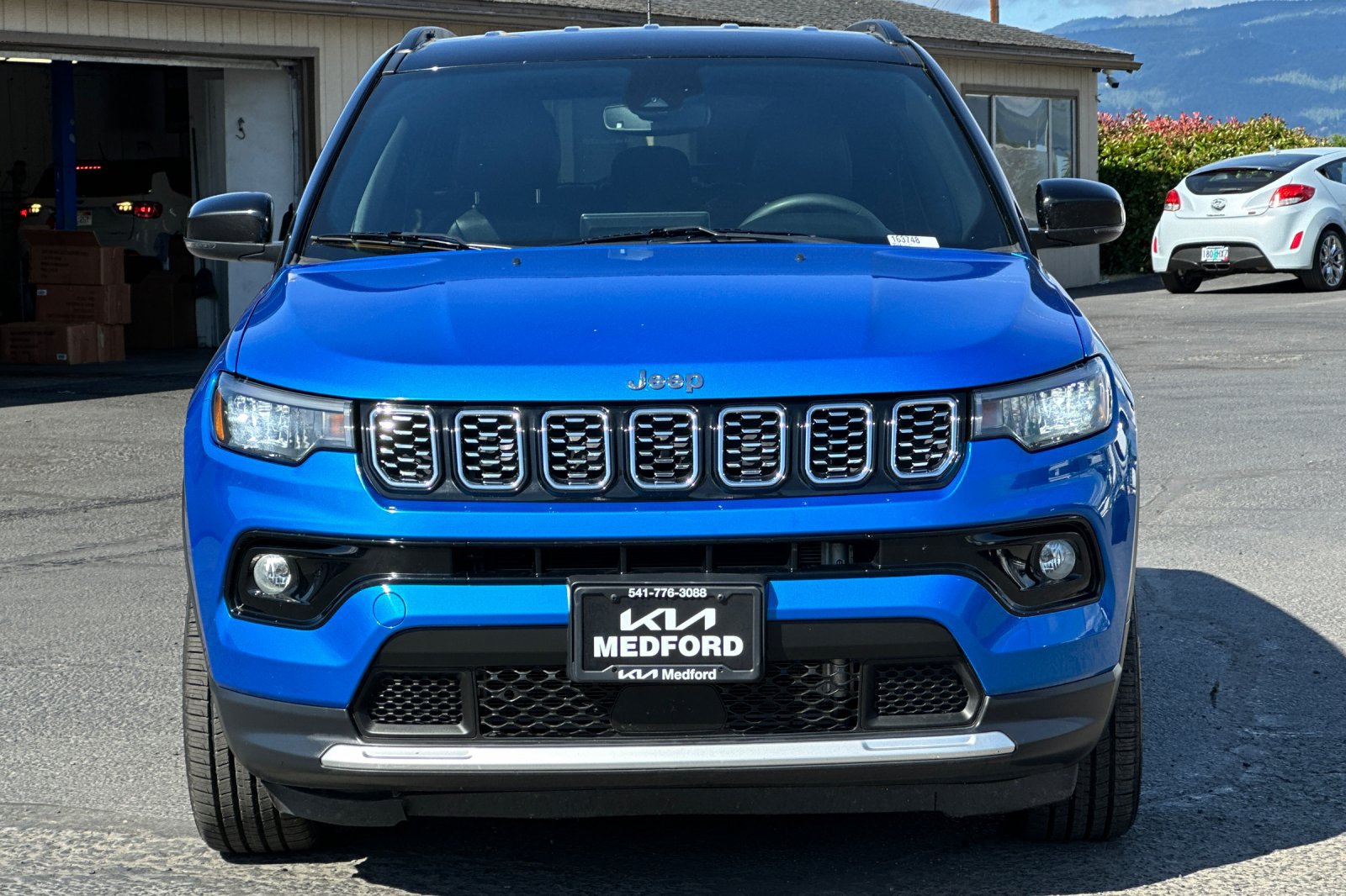 Used 2025 Jeep Compass Limited AWD/4WD image 10