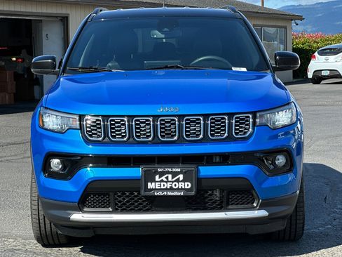 Used 2025 Jeep Compass Limited AWD/4WD image 10