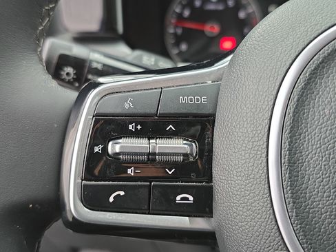 Used 2023 Kia Sorento S w/ Panoramic Sunroof Package image 17