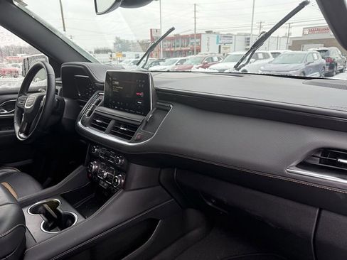 Used 2023 GMC Yukon XL AT4 image 25