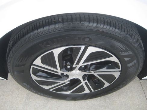 Used 2023 Hyundai Sonata Blue image 9