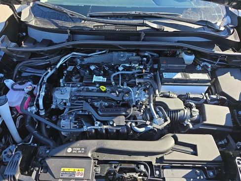 Used 2026 Toyota Corolla Cross XLE image 31