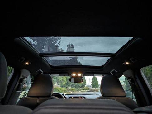 Used 2023 Volvo XC40 Recharge Ultimate w/ Protection Package Premier image 15