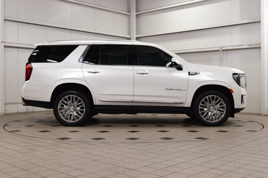 Used 2024 GMC Yukon Denali AWD/4WD image 9