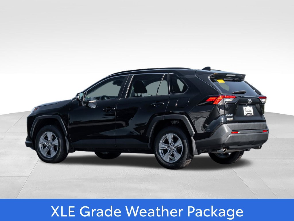 Used 2022 Toyota RAV4 XLE w/ Convenience Package AWD/4WD image 5