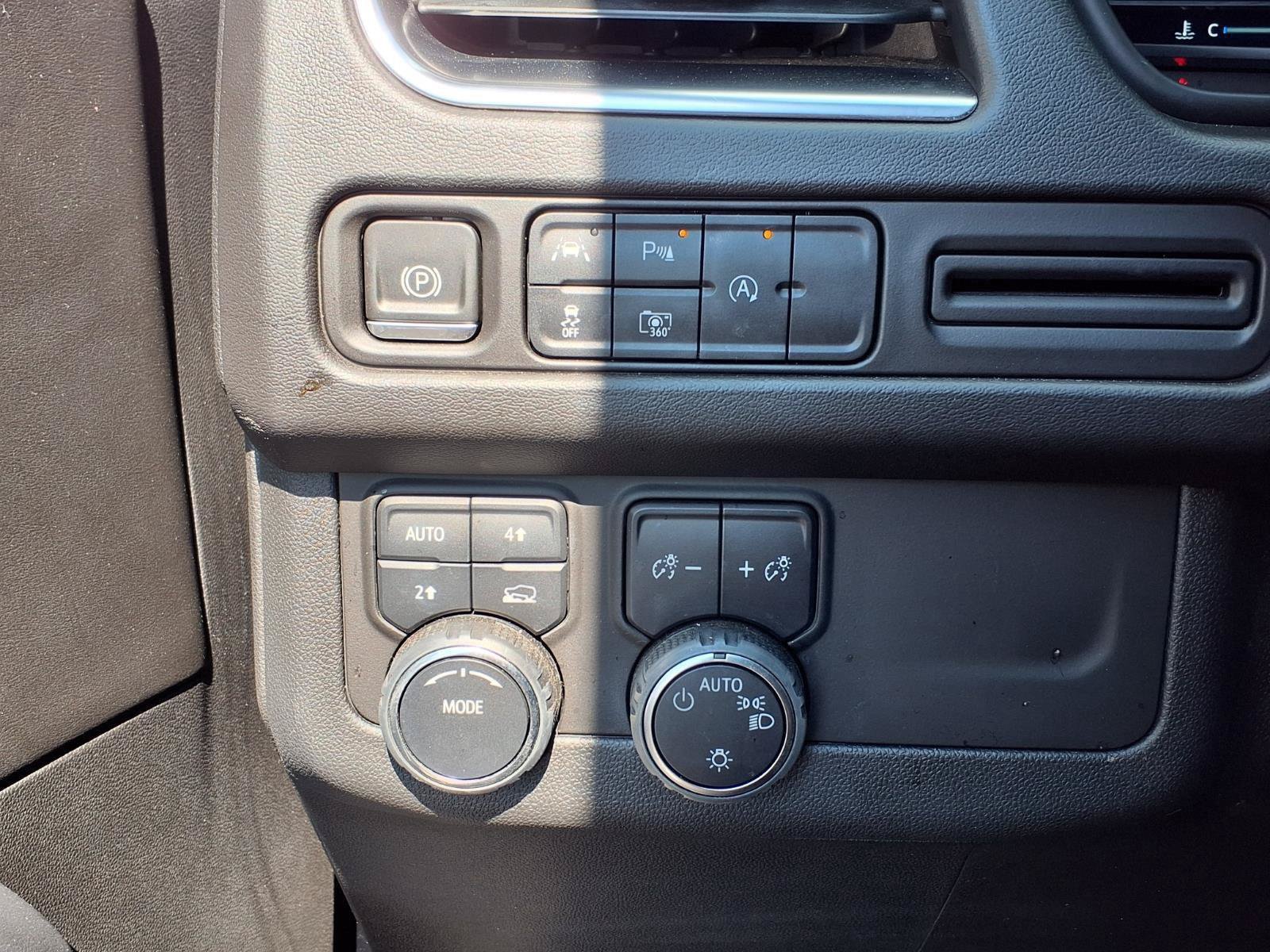 Used 2024 Chevrolet Tahoe RST w/ Luxury Package AWD/4WD image 17