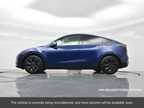 Used 2025 Tesla Model Y Long Range image 51