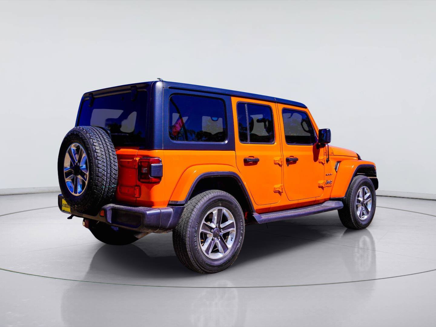 Used 2018 Jeep Wrangler Unlimited Sahara w/ LED Lighting Group AWD/4WD image 11