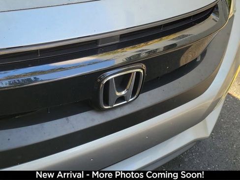 Used 2019 Honda Civic EX-L image 2
