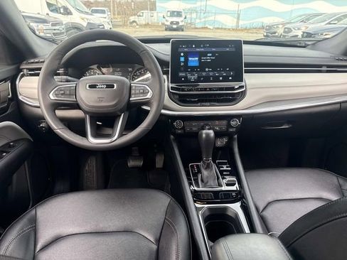 Used 2024 Jeep Compass Limited image 16