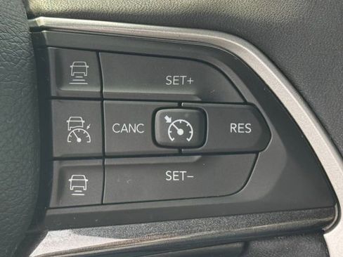 Certified 2023 Jeep Grand Cherokee L Laredo AWD/4WD image 22