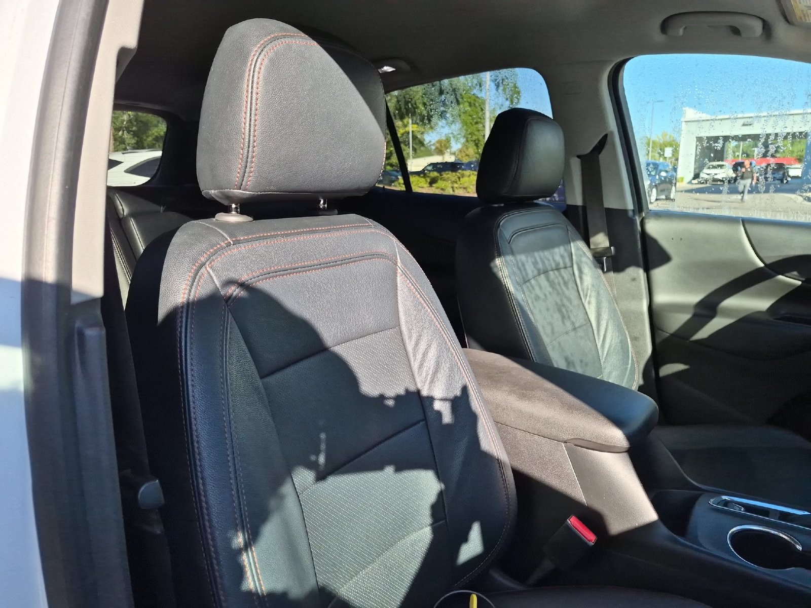 Used 2018 Chevrolet Equinox LT AWD/4WD image 32