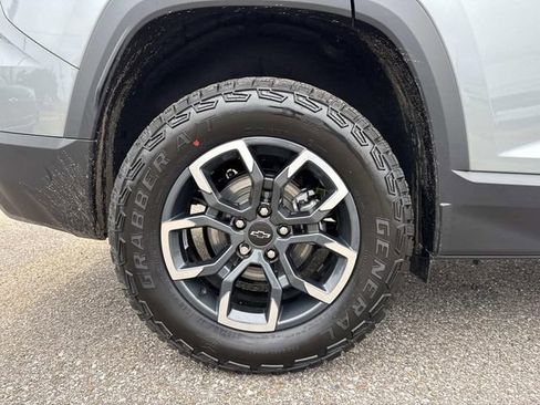 New 2026 Chevrolet Equinox ACTIV AWD/4WD image 9