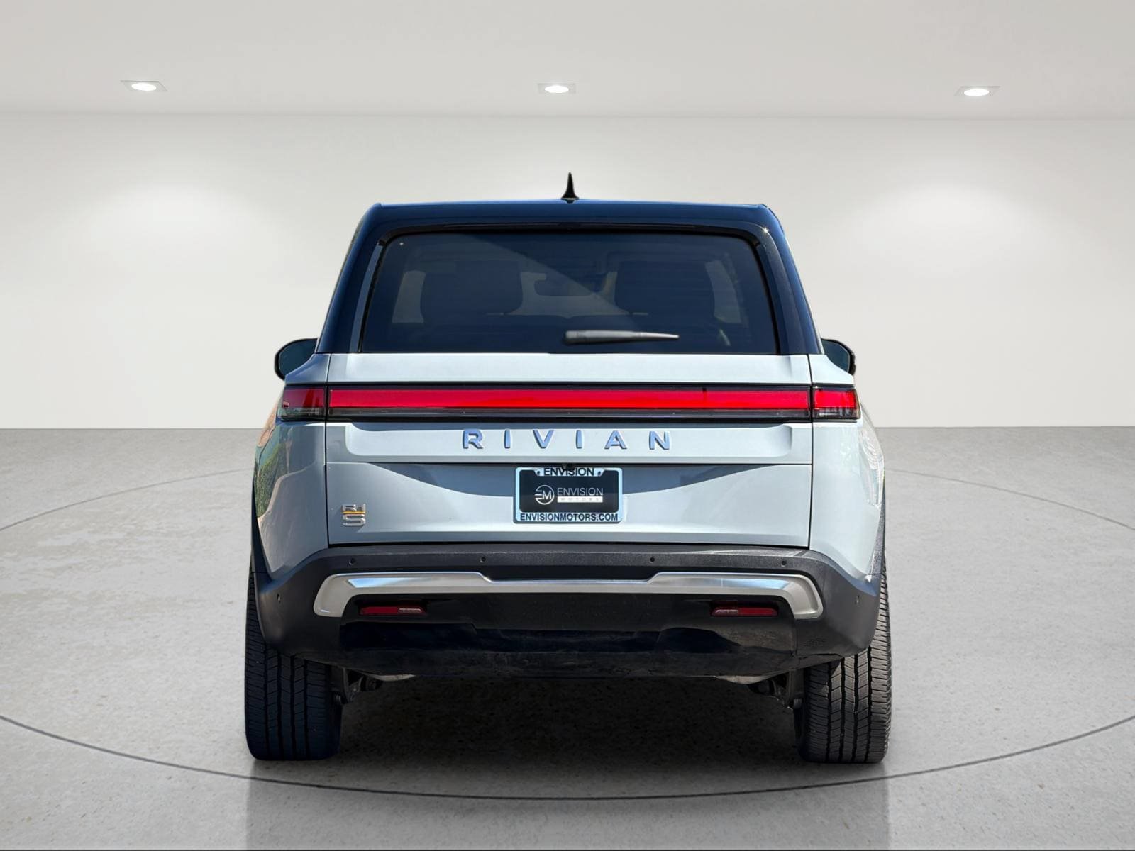 Used 2024 Rivian R1S Adventure Quad AWD/4WD image 4