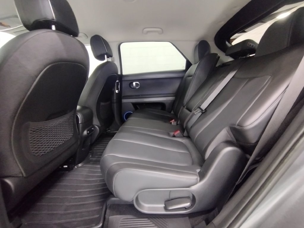 Certified 2023 Hyundai Ioniq 5 SEL w/ Cargo Package AWD/4WD image 38