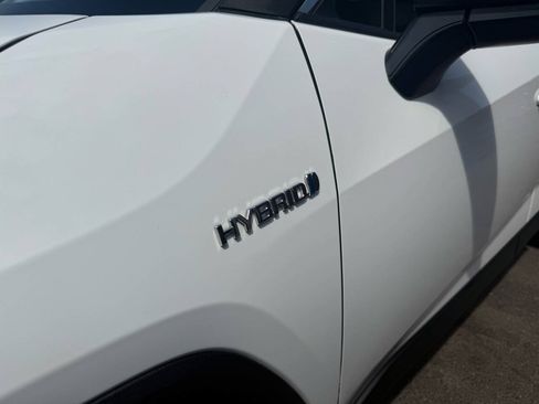 Used 2021 Toyota RAV4 LE AWD/4WD image 35