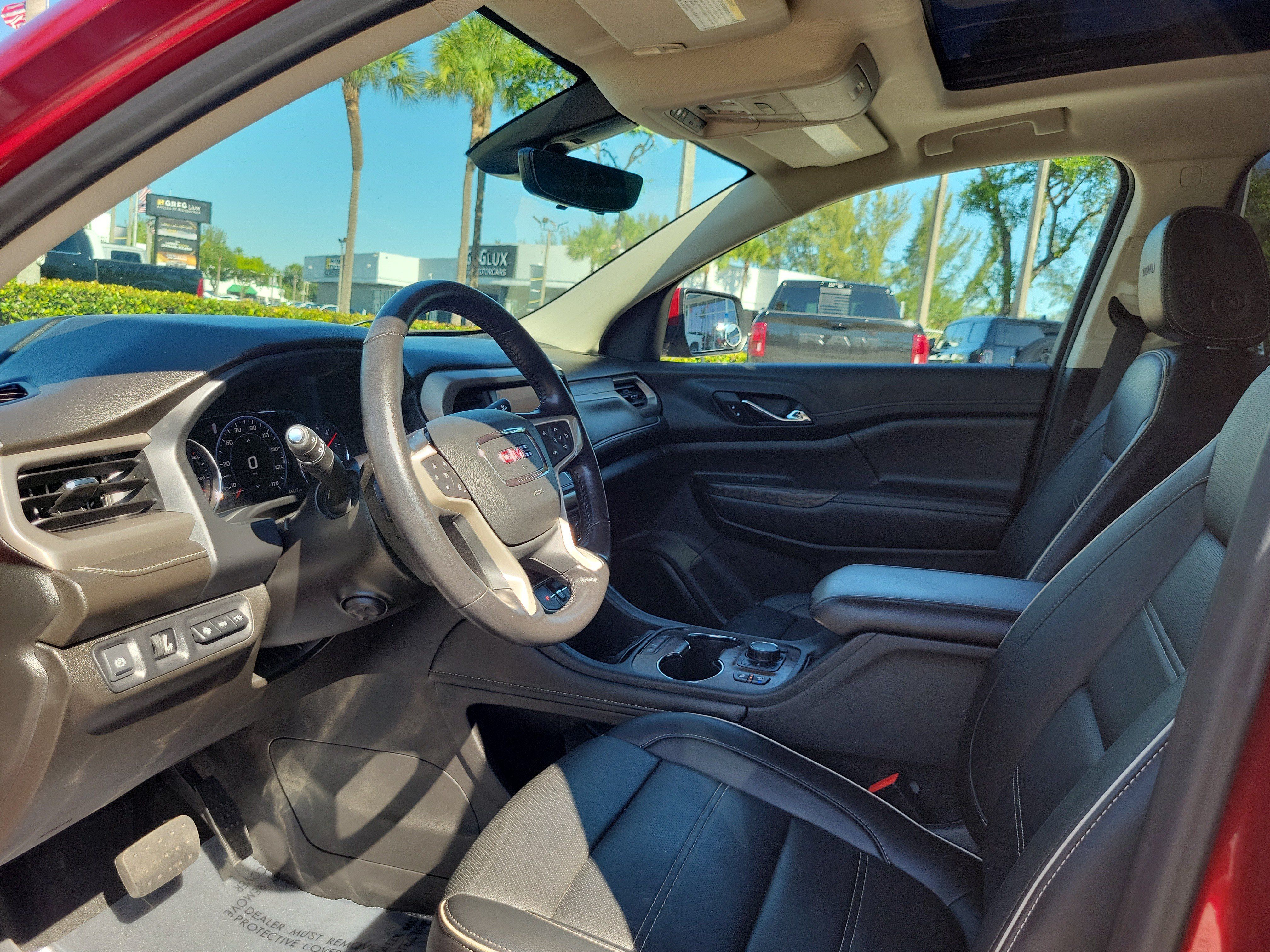Used 2022 GMC Acadia Denali w/ Denali Ultimate Package FWD image 13