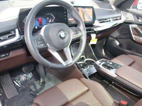 Used 2025 BMW X2 xDrive28i w/ Premium Package image 15