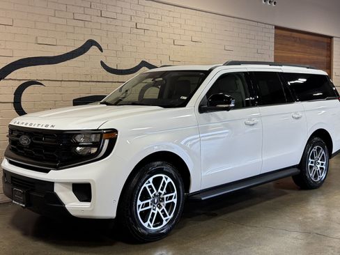 Used 2025 Ford Expedition Max Active AWD/4WD image 8
