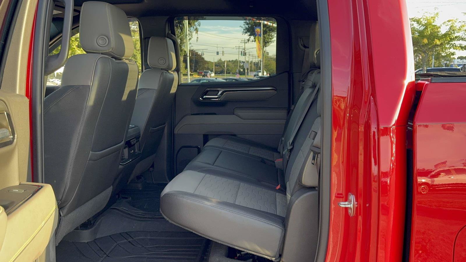 Used 2023 Chevrolet Silverado 1500 ZR2 w/ Technology Package AWD/4WD image 21
